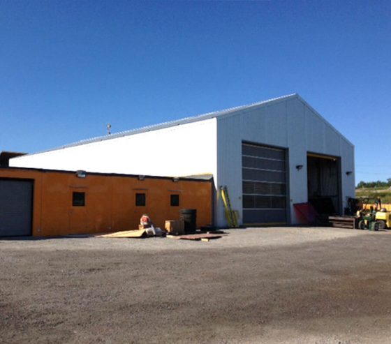 Multiple Xtreme Cubes can be combined to create large office or workshop spaces.